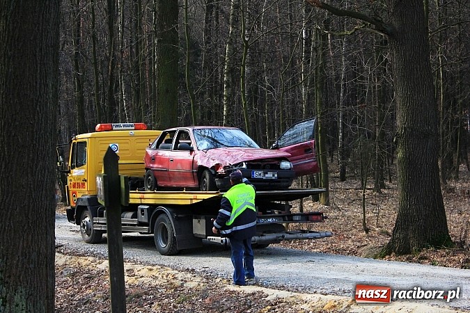 Zdjęcie w galerii na portalu naszraciborz.pl: Wypadek w Jankowicach. Dwie osoby ranne wiadomości z regionu