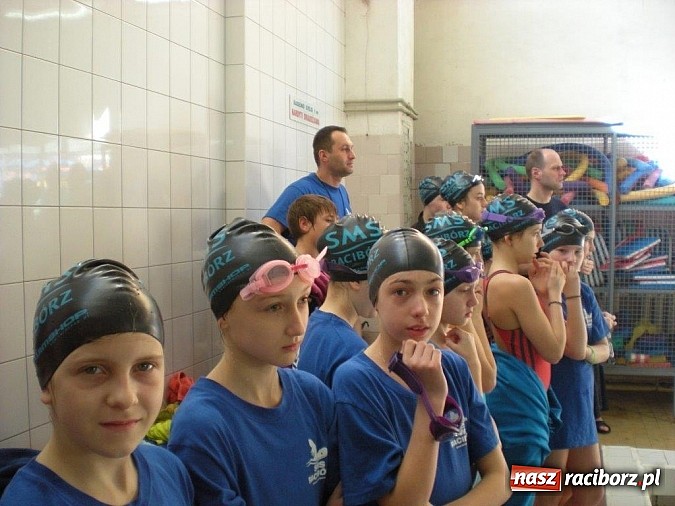 Zdjęcie w galerii na portalu naszraciborz.pl: Pracowity tydzień raciborskich pływaków wiadomości z regionu