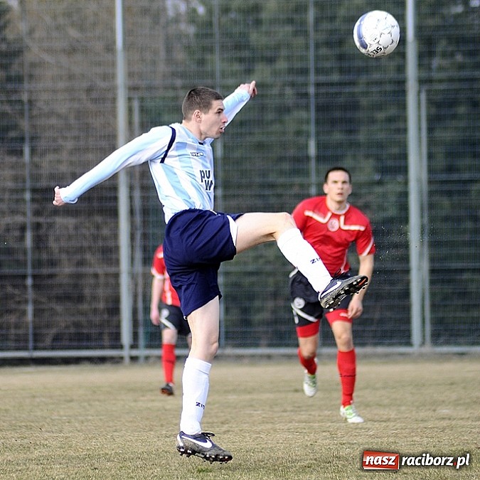 Zdjęcie w galerii na portalu naszraciborz.pl: Markowice pierwszym pogromcą Pawłowa wiadomości z regionu