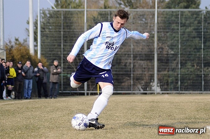 Zdjęcie w galerii na portalu naszraciborz.pl: Markowice pierwszym pogromcą Pawłowa wiadomości z regionu