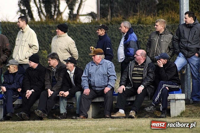 Zdjęcie w galerii na portalu naszraciborz.pl: Markowice pierwszym pogromcą Pawłowa wiadomości z regionu