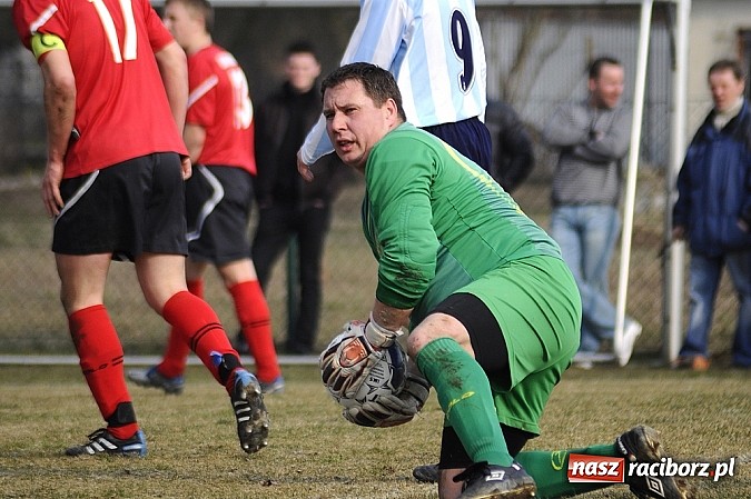 Zdjęcie w galerii na portalu naszraciborz.pl: Markowice pierwszym pogromcą Pawłowa wiadomości z regionu
