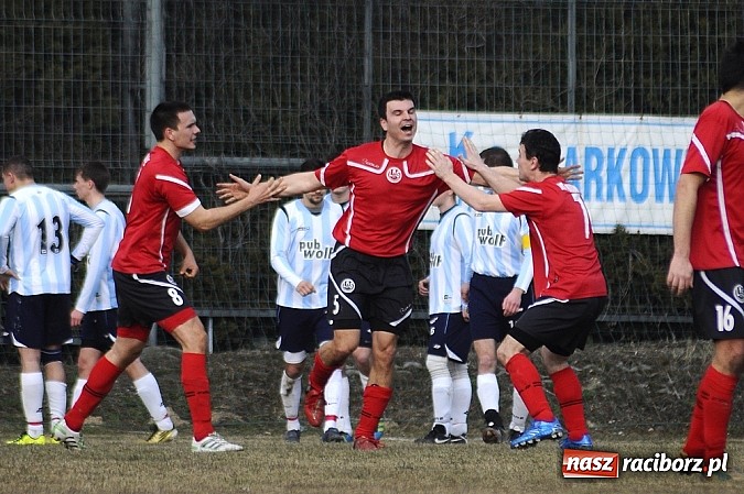 Zdjęcie w galerii na portalu naszraciborz.pl: Markowice pierwszym pogromcą Pawłowa wiadomości z regionu
