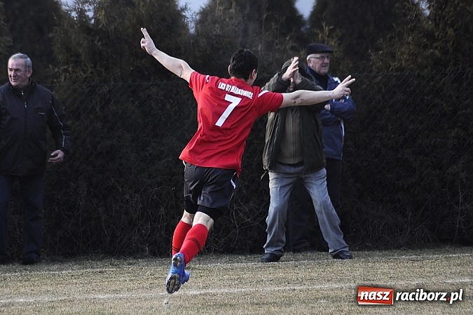 Zdjęcie w galerii na portalu naszraciborz.pl: Markowice pierwszym pogromcą Pawłowa wiadomości z regionu