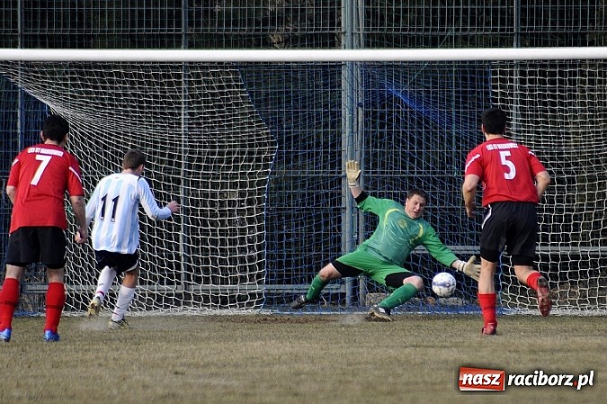 Zdjęcie w galerii na portalu naszraciborz.pl: Markowice pierwszym pogromcą Pawłowa wiadomości z regionu