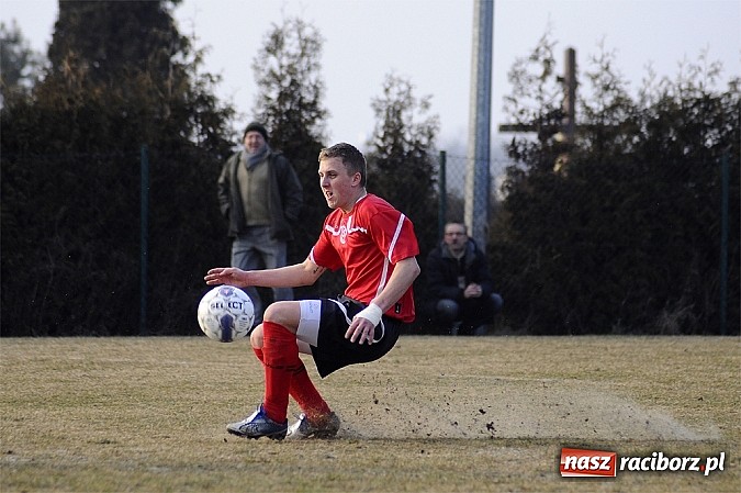 Zdjęcie w galerii na portalu naszraciborz.pl: Markowice pierwszym pogromcą Pawłowa wiadomości z regionu