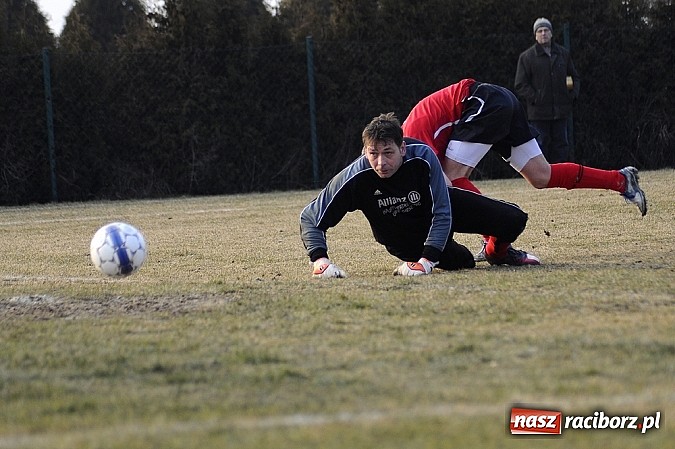 Zdjęcie w galerii na portalu naszraciborz.pl: Markowice pierwszym pogromcą Pawłowa wiadomości z regionu