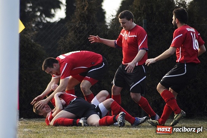 Zdjęcie w galerii na portalu naszraciborz.pl: Markowice pierwszym pogromcą Pawłowa wiadomości z regionu