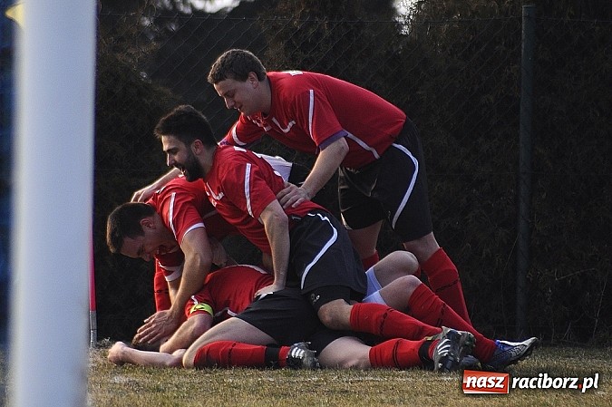 Zdjęcie w galerii na portalu naszraciborz.pl: Markowice pierwszym pogromcą Pawłowa wiadomości z regionu