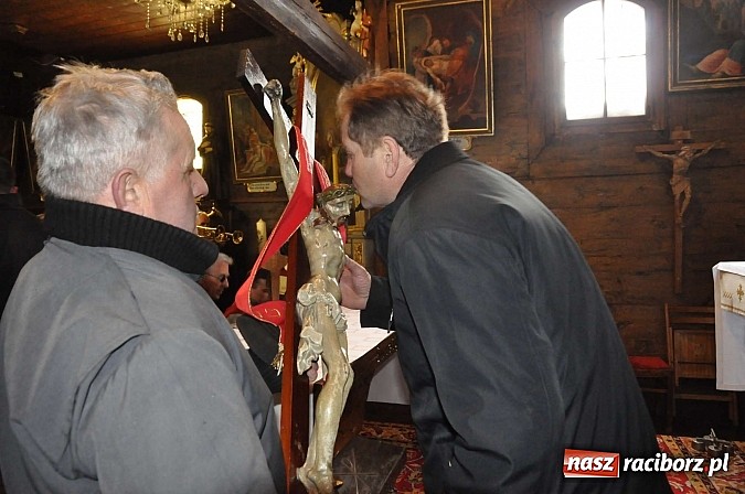 Zdjęcie w galerii na portalu naszraciborz.pl: Procesja konna w Pietrowicach Wielkich z metropolitą górnośląskim wiadomości z regionu