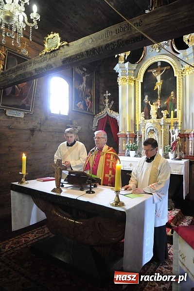 Zdjęcie w galerii na portalu naszraciborz.pl: Procesja konna w Pietrowicach Wielkich z metropolitą górnośląskim wiadomości z regionu
