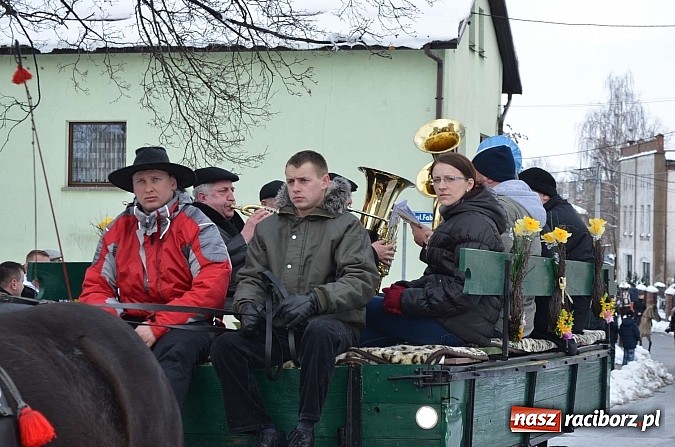 Zdjęcie w galerii na portalu naszraciborz.pl: Procesja konna w Pietrowicach Wielkich z metropolitą górnośląskim wiadomości z regionu
