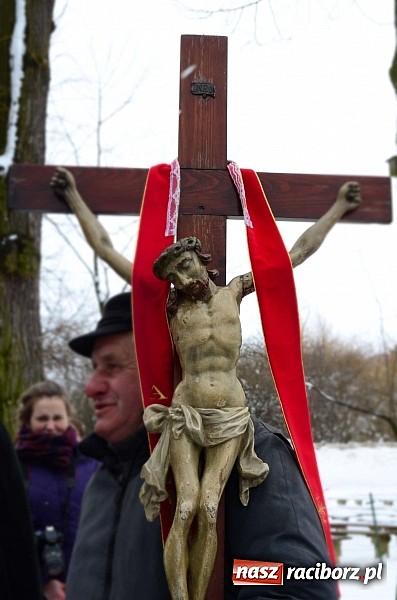 Zdjęcie w galerii na portalu naszraciborz.pl: Procesja konna w Pietrowicach Wielkich z metropolitą górnośląskim wiadomości z regionu