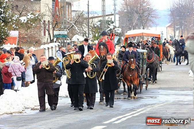 Zdjęcie w galerii na portalu naszraciborz.pl: Wielkanocna procesja konna w Bieńkowicach wiadomości z regionu