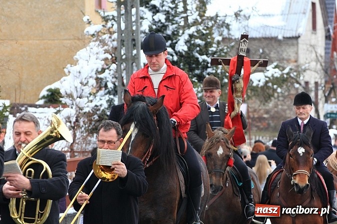 Zdjęcie w galerii na portalu naszraciborz.pl: Wielkanocna procesja konna w Bieńkowicach wiadomości z regionu