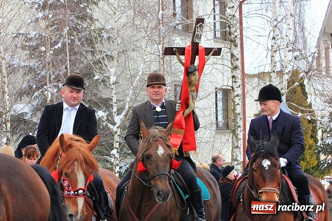 Zdjęcie w galerii na portalu naszraciborz.pl: Wielkanocna procesja konna w Bieńkowicach wiadomości z regionu