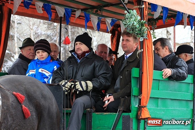 Zdjęcie w galerii na portalu naszraciborz.pl: Wielkanocna procesja konna w Bieńkowicach wiadomości z regionu