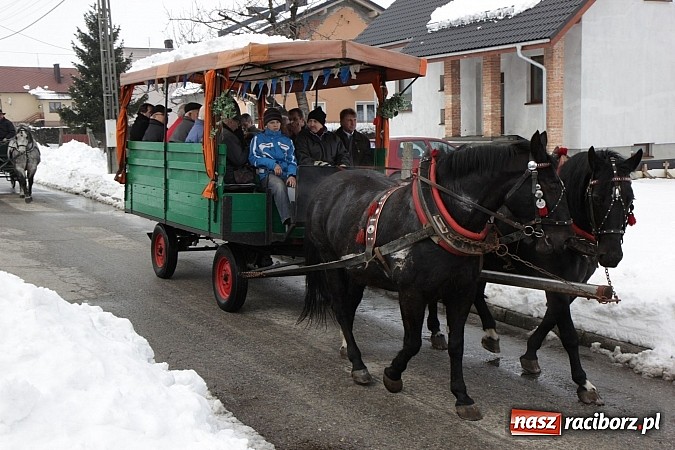Zdjęcie w galerii na portalu naszraciborz.pl: Wielkanocna procesja konna w Bieńkowicach wiadomości z regionu