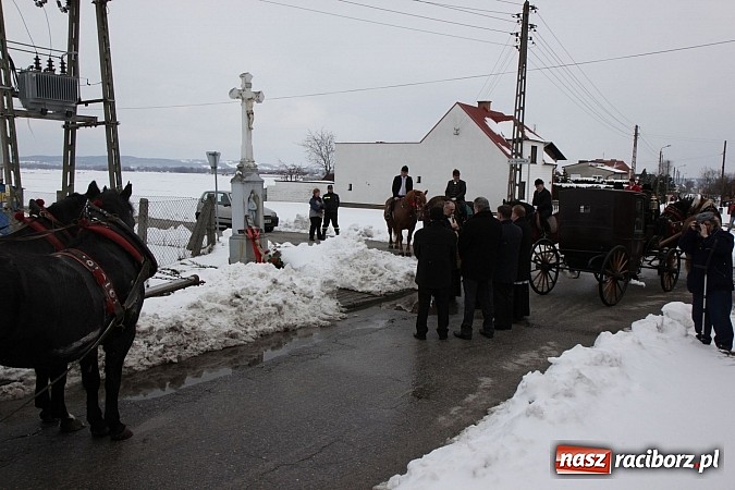 Zdjęcie w galerii na portalu naszraciborz.pl: Wielkanocna procesja konna w Bieńkowicach wiadomości z regionu