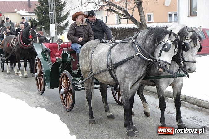 Zdjęcie w galerii na portalu naszraciborz.pl: Wielkanocna procesja konna w Bieńkowicach wiadomości z regionu
