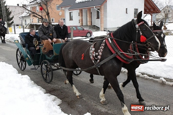 Zdjęcie w galerii na portalu naszraciborz.pl: Wielkanocna procesja konna w Bieńkowicach wiadomości z regionu