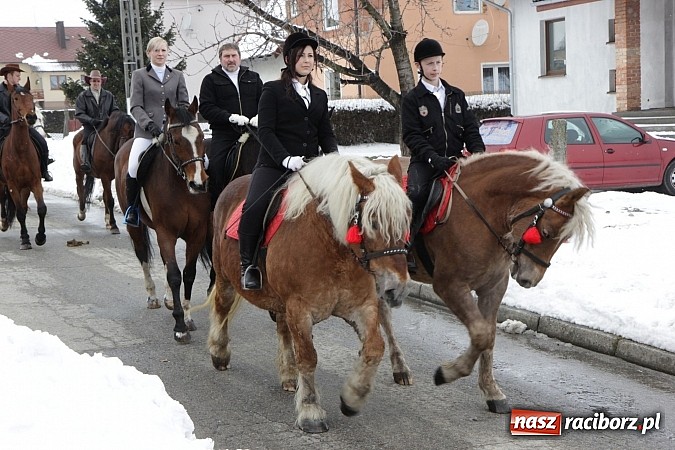 Zdjęcie w galerii na portalu naszraciborz.pl: Wielkanocna procesja konna w Bieńkowicach wiadomości z regionu