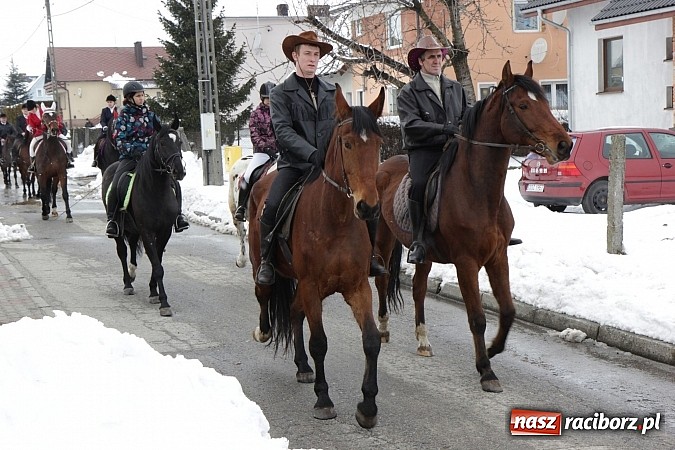 Zdjęcie w galerii na portalu naszraciborz.pl: Wielkanocna procesja konna w Bieńkowicach wiadomości z regionu