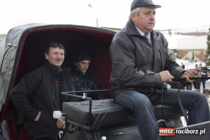 Zdjęcie w galerii na portalu naszraciborz.pl: W Raciborzu-Sudole zima jeźdźcom niestraszna. Przyjechał nawet szef Solidarności wiadomości z regionu