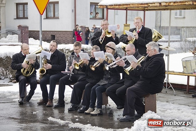 Zdjęcie w galerii na portalu naszraciborz.pl: W Raciborzu-Sudole zima jeźdźcom niestraszna. Przyjechał nawet szef Solidarności wiadomości z regionu