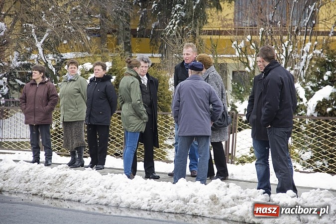 Zdjęcie w galerii na portalu naszraciborz.pl: W Raciborzu-Sudole zima jeźdźcom niestraszna. Przyjechał nawet szef Solidarności wiadomości z regionu
