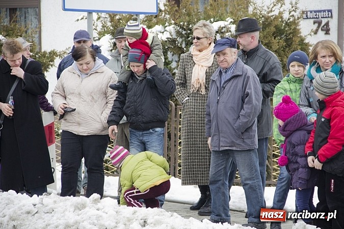 Zdjęcie w galerii na portalu naszraciborz.pl: W Raciborzu-Sudole zima jeźdźcom niestraszna. Przyjechał nawet szef Solidarności wiadomości z regionu