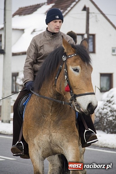 Zdjęcie w galerii na portalu naszraciborz.pl: W Raciborzu-Sudole zima jeźdźcom niestraszna. Przyjechał nawet szef Solidarności wiadomości z regionu