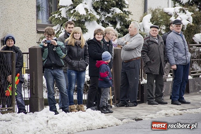 Zdjęcie w galerii na portalu naszraciborz.pl: W Raciborzu-Sudole zima jeźdźcom niestraszna. Przyjechał nawet szef Solidarności wiadomości z regionu