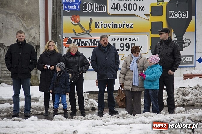 Zdjęcie w galerii na portalu naszraciborz.pl: W Raciborzu-Sudole zima jeźdźcom niestraszna. Przyjechał nawet szef Solidarności wiadomości z regionu