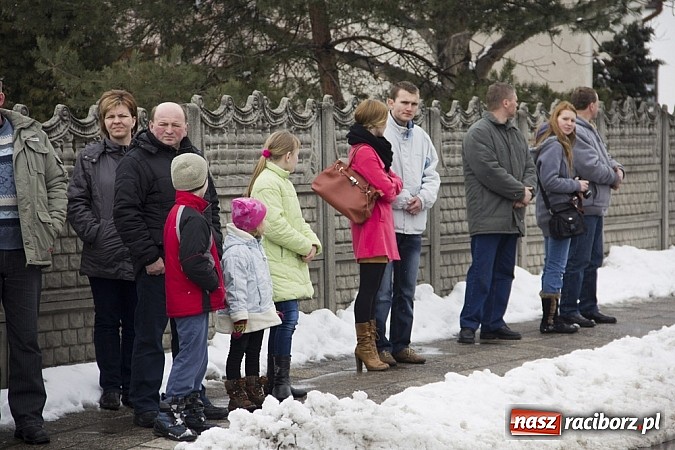 Zdjęcie w galerii na portalu naszraciborz.pl: W Raciborzu-Sudole zima jeźdźcom niestraszna. Przyjechał nawet szef Solidarności wiadomości z regionu