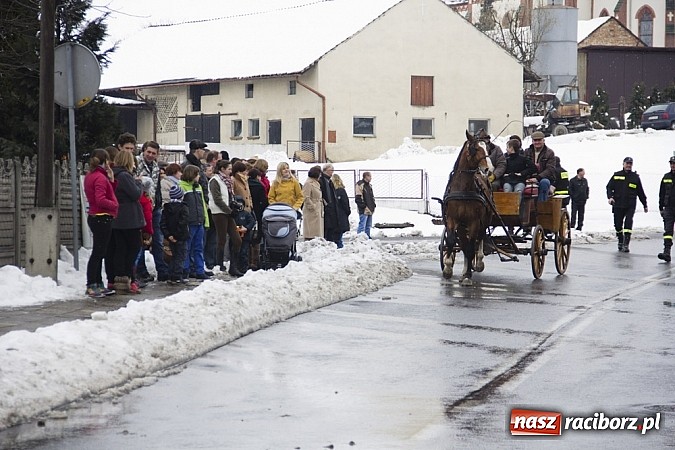 Zdjęcie w galerii na portalu naszraciborz.pl: W Raciborzu-Sudole zima jeźdźcom niestraszna. Przyjechał nawet szef Solidarności wiadomości z regionu