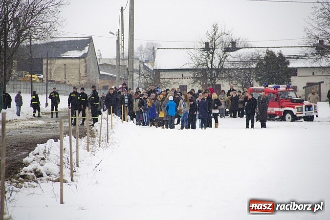 Zdjęcie w galerii na portalu naszraciborz.pl: W Raciborzu-Sudole zima jeźdźcom niestraszna. Przyjechał nawet szef Solidarności wiadomości z regionu