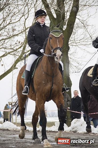 Zdjęcie w galerii na portalu naszraciborz.pl: W Raciborzu-Sudole zima jeźdźcom niestraszna. Przyjechał nawet szef Solidarności wiadomości z regionu