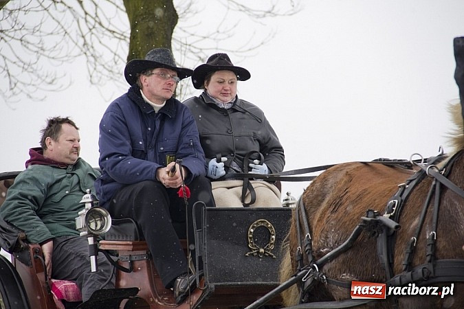 Zdjęcie w galerii na portalu naszraciborz.pl: W Raciborzu-Sudole zima jeźdźcom niestraszna. Przyjechał nawet szef Solidarności wiadomości z regionu
