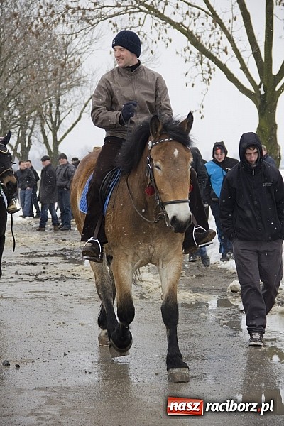 Zdjęcie w galerii na portalu naszraciborz.pl: W Raciborzu-Sudole zima jeźdźcom niestraszna. Przyjechał nawet szef Solidarności wiadomości z regionu