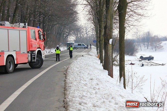 Zdjęcie w galerii na portalu naszraciborz.pl: Poważny wypadek na Brzeskiej w Raciborzu. Kierowca hondy dachował wiadomości z regionu