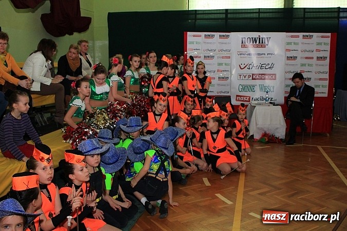 Zdjęcie w galerii na portalu naszraciborz.pl: Wspaniały jubileusz. Zespół taneczny 