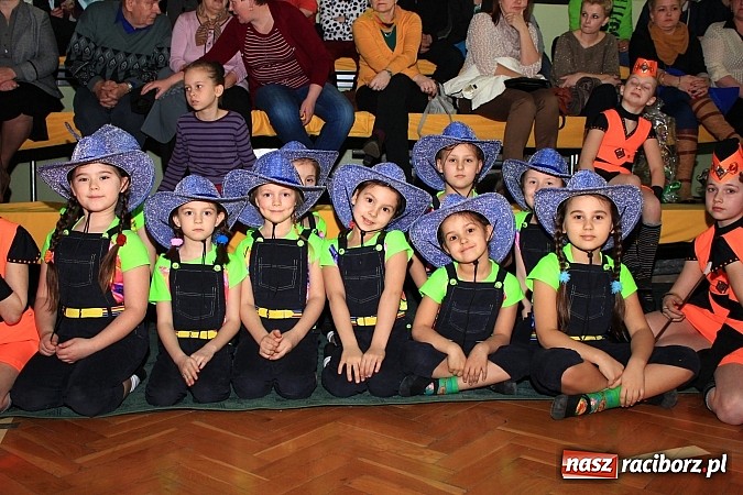 Zdjęcie w galerii na portalu naszraciborz.pl: Wspaniały jubileusz. Zespół taneczny 