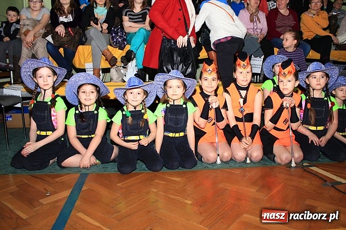 Zdjęcie w galerii na portalu naszraciborz.pl: Wspaniały jubileusz. Zespół taneczny 