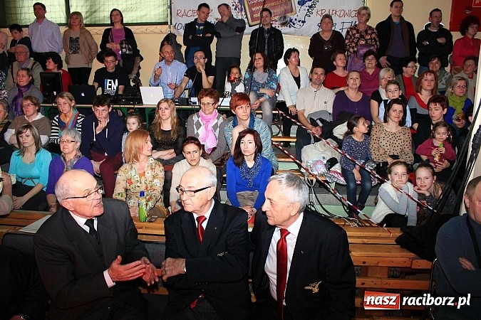 Zdjęcie w galerii na portalu naszraciborz.pl: Wspaniały jubileusz. Zespół taneczny 
