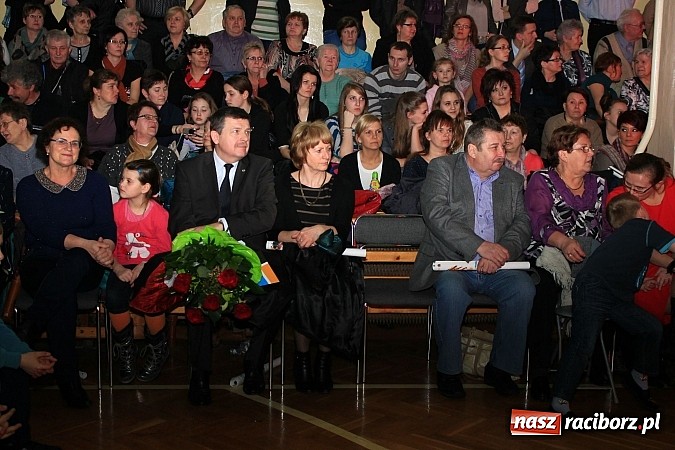 Zdjęcie w galerii na portalu naszraciborz.pl: Wspaniały jubileusz. Zespół taneczny 