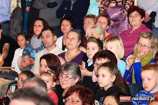 Zdjęcie w galerii na portalu naszraciborz.pl: Wspaniały jubileusz. Zespół taneczny 