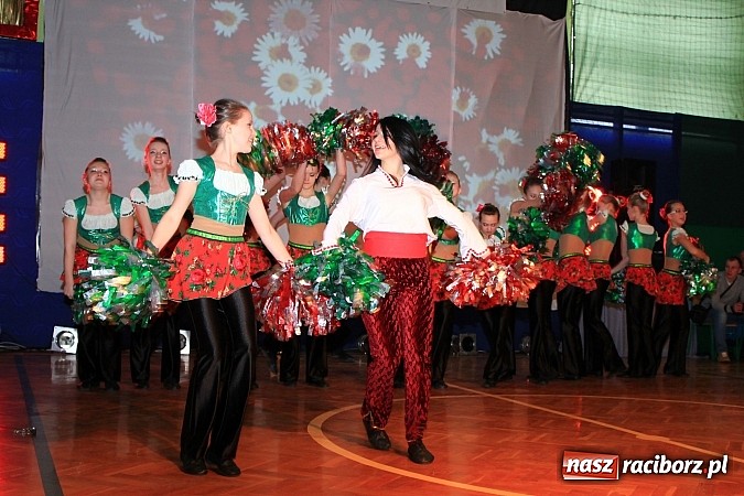 Zdjęcie w galerii na portalu naszraciborz.pl: Wspaniały jubileusz. Zespół taneczny 