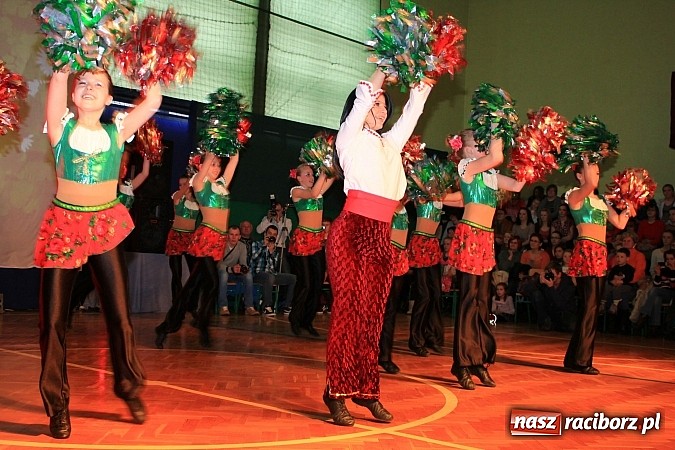 Zdjęcie w galerii na portalu naszraciborz.pl: Wspaniały jubileusz. Zespół taneczny 
