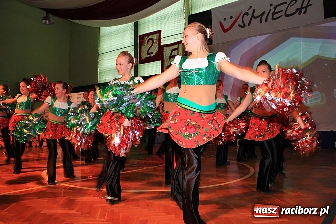 Zdjęcie w galerii na portalu naszraciborz.pl: Wspaniały jubileusz. Zespół taneczny 